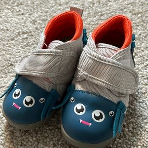 Baby Walking Shoes (size 5)